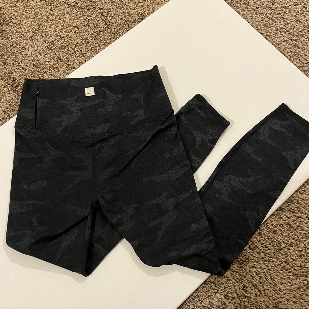 Vuori leggings size small camo